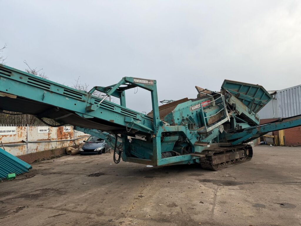 Powerscreen Warrior 1400 Tracked Screening Plant Year 2006 CAT Power 5300 Hrs
