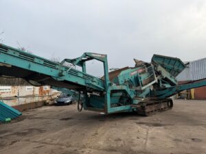 Powerscreen Warrior 1400 Tracked Screening Plant Year 2006 CAT Power 5300 Hrs