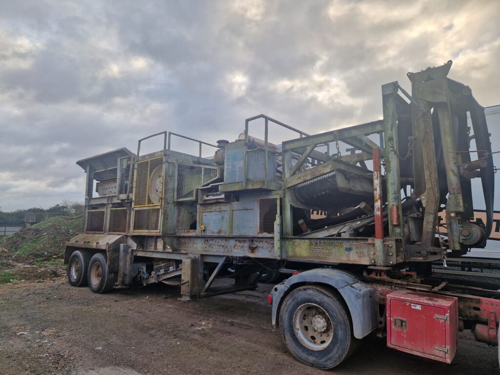 Brown Lennox 30 x 18 Mobile City Crusher Year 1997