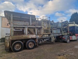 Brown Lennox 30 x 18 Mobile City Crusher Year 1997 - Image 2