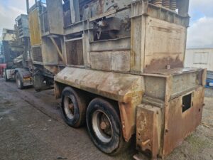 Brown Lennox 30 x 18 Mobile City Crusher Year 1997 - Image 3